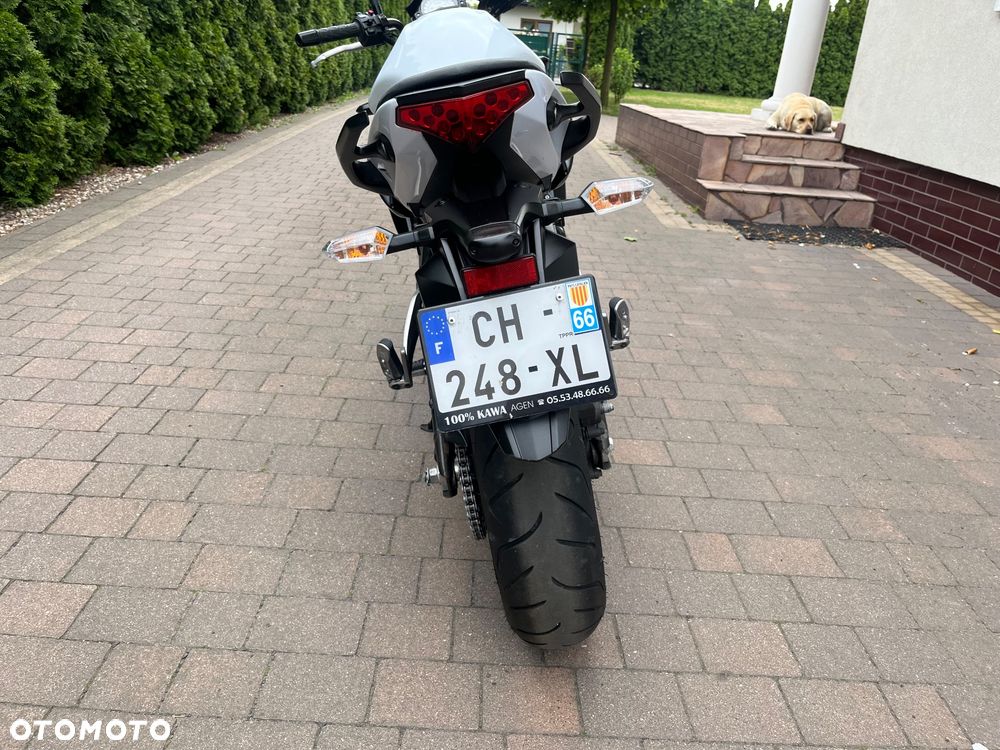 Kawasaki ER - 8