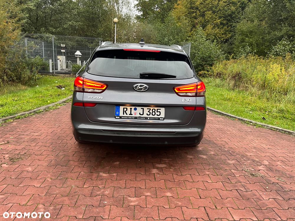 Hyundai i30 1.6 CRDI 48V-Hybrid Trend - 7