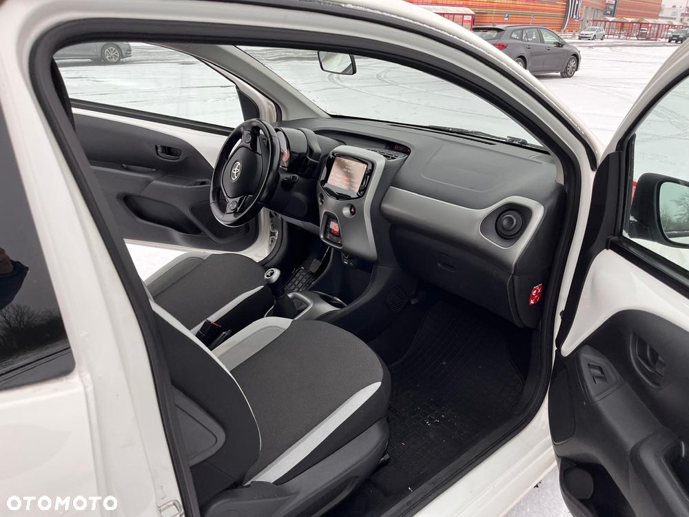 Toyota Aygo x-clusiv - 6