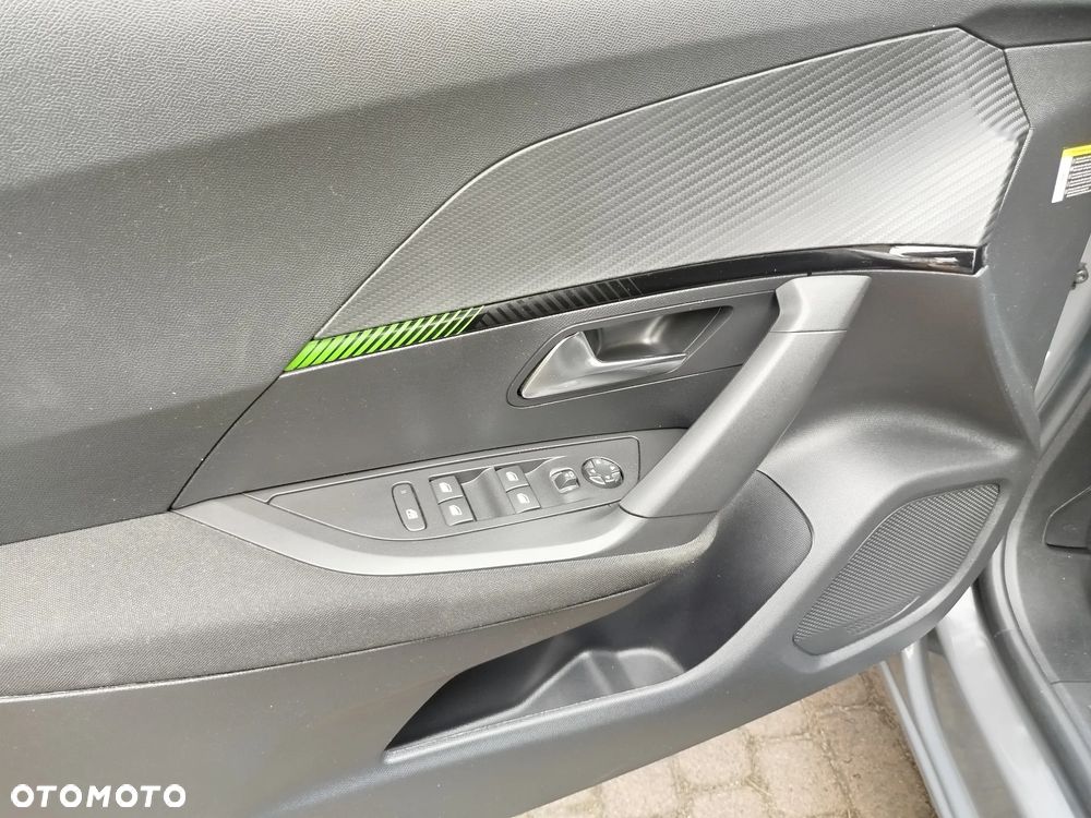 Peugeot 2008 136 Active - 17