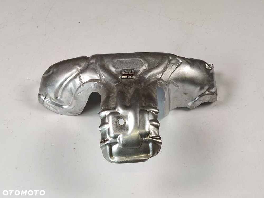 VOLVO XC40 2.0T T4 17-21r Osłona Termiczna - 3