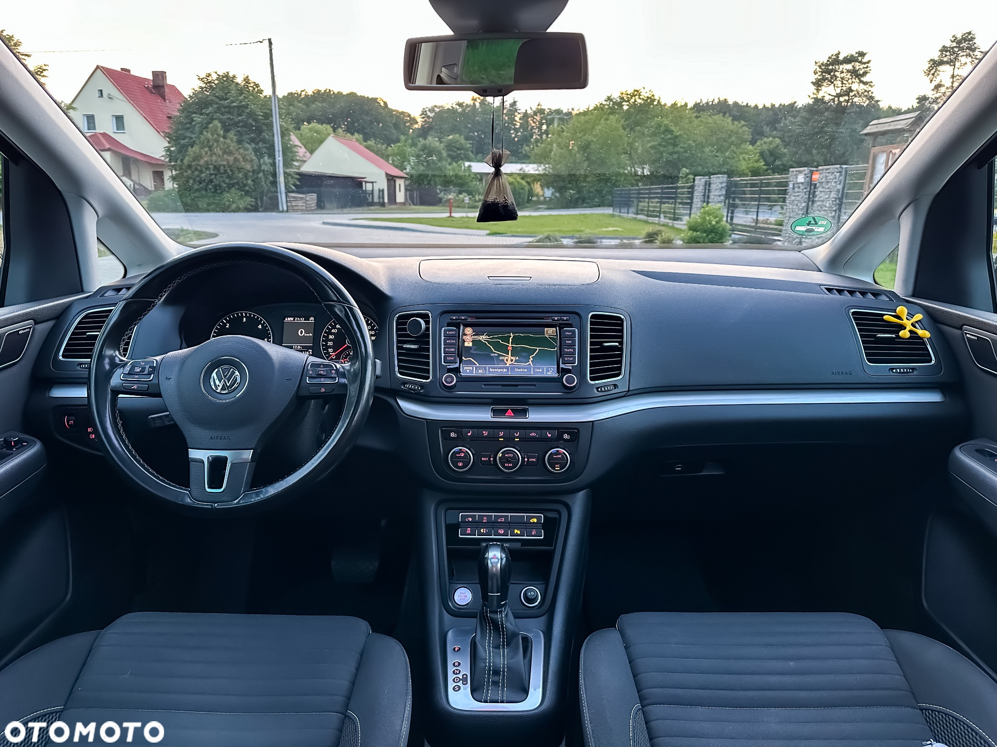 Volkswagen Sharan 2.0 TDI Highline DSG - 2