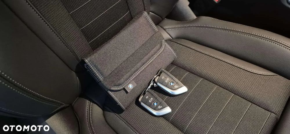 BMW Seria 3 318d Touring - 23
