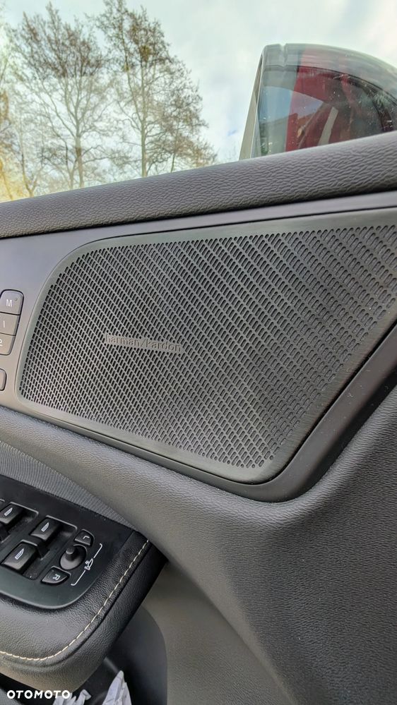 Volvo V60 D4 R-Design - 8