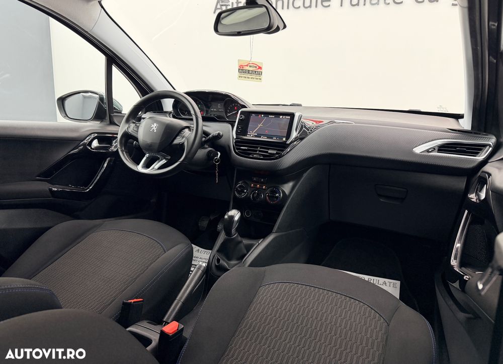 Peugeot 208 PureTech 82 Style - 19