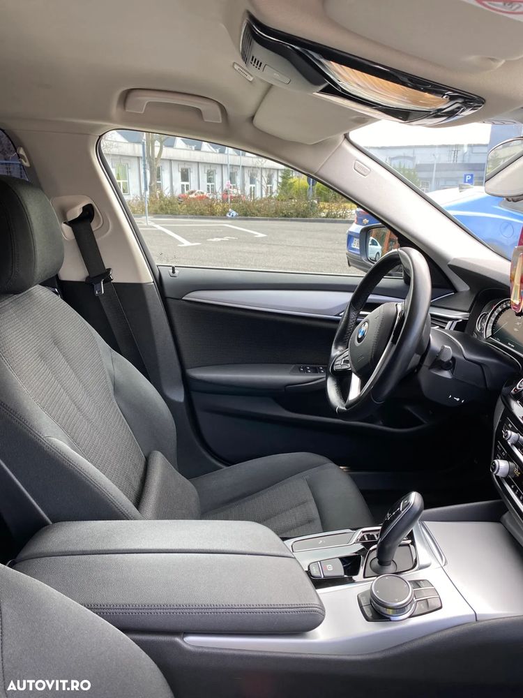 BMW Seria 5 520d AT - 12