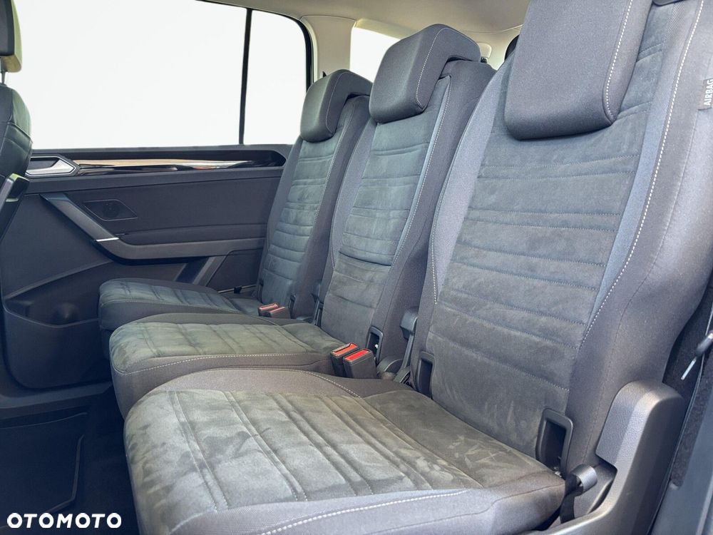 Volkswagen Touran - 15