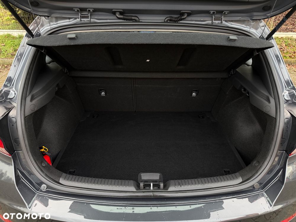 Hyundai i30 1.5 DPI Classic + - 26