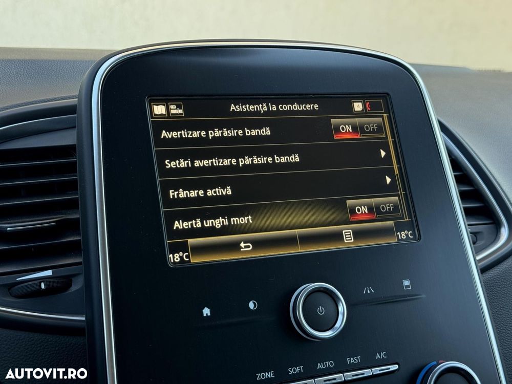 Renault Grand Scenic - 12