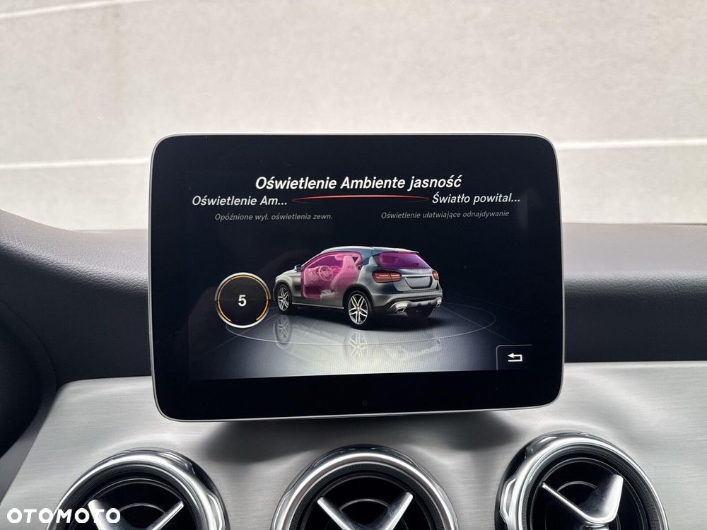 Mercedes-Benz GLA 200 7G-DCT AMG Line - 31