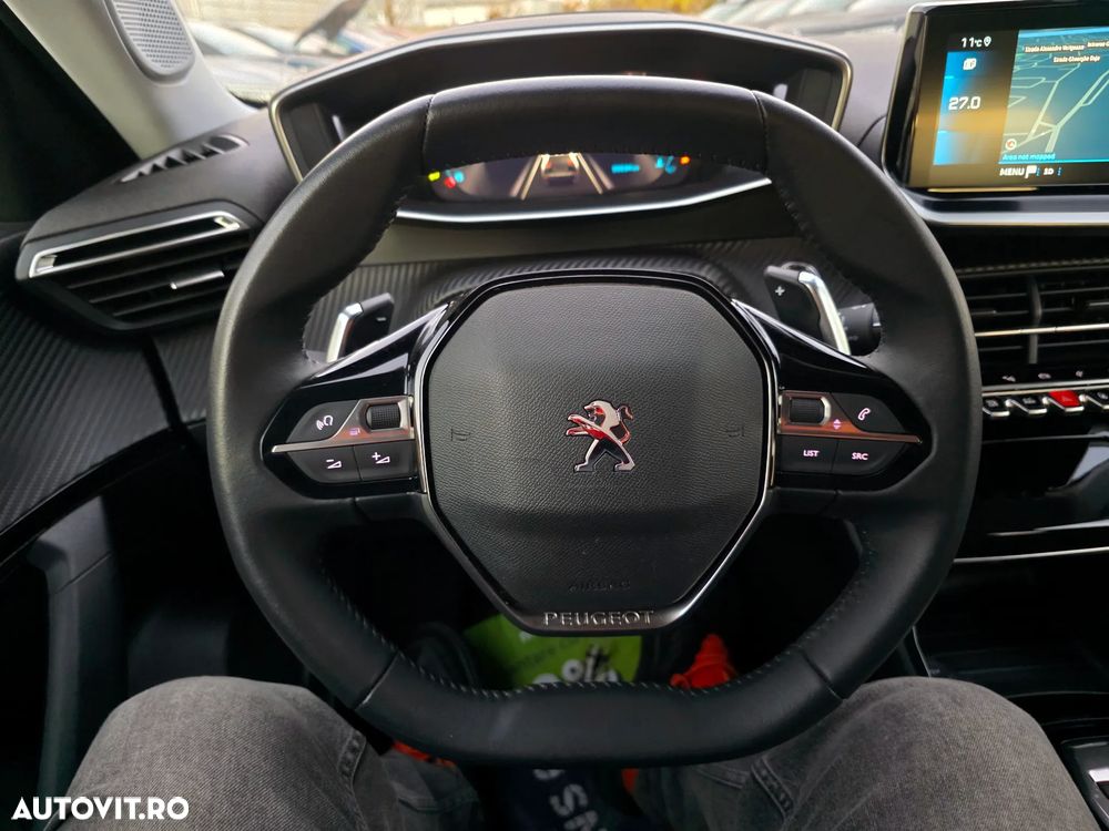 Peugeot 2008 PureTech 130 EAT8 GT Pack - 29