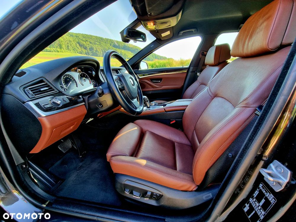 BMW Seria 5 530d Touring Luxury Line - 10