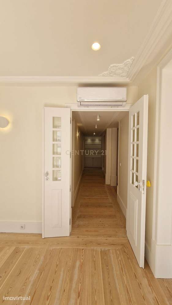 Apartamento T3 com Vista para o Castelo e a Baixa de Lisboa - Grande imagem: 2/40