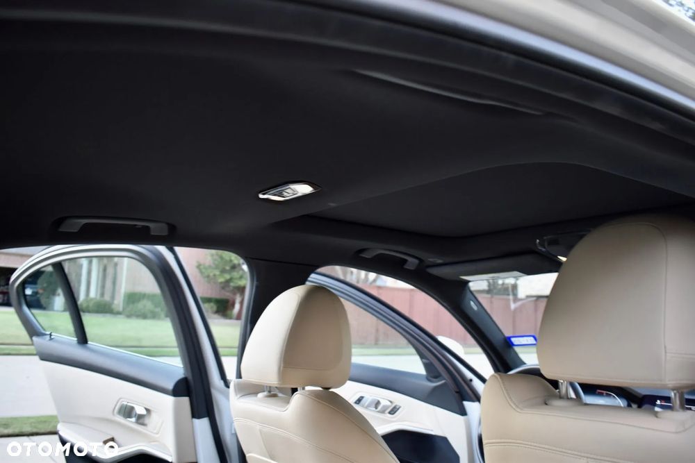 BMW Seria 3 330i - 19