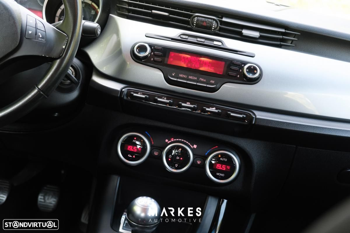 Alfa Romeo Giulietta 1.6 JTDm Distinctive - 17