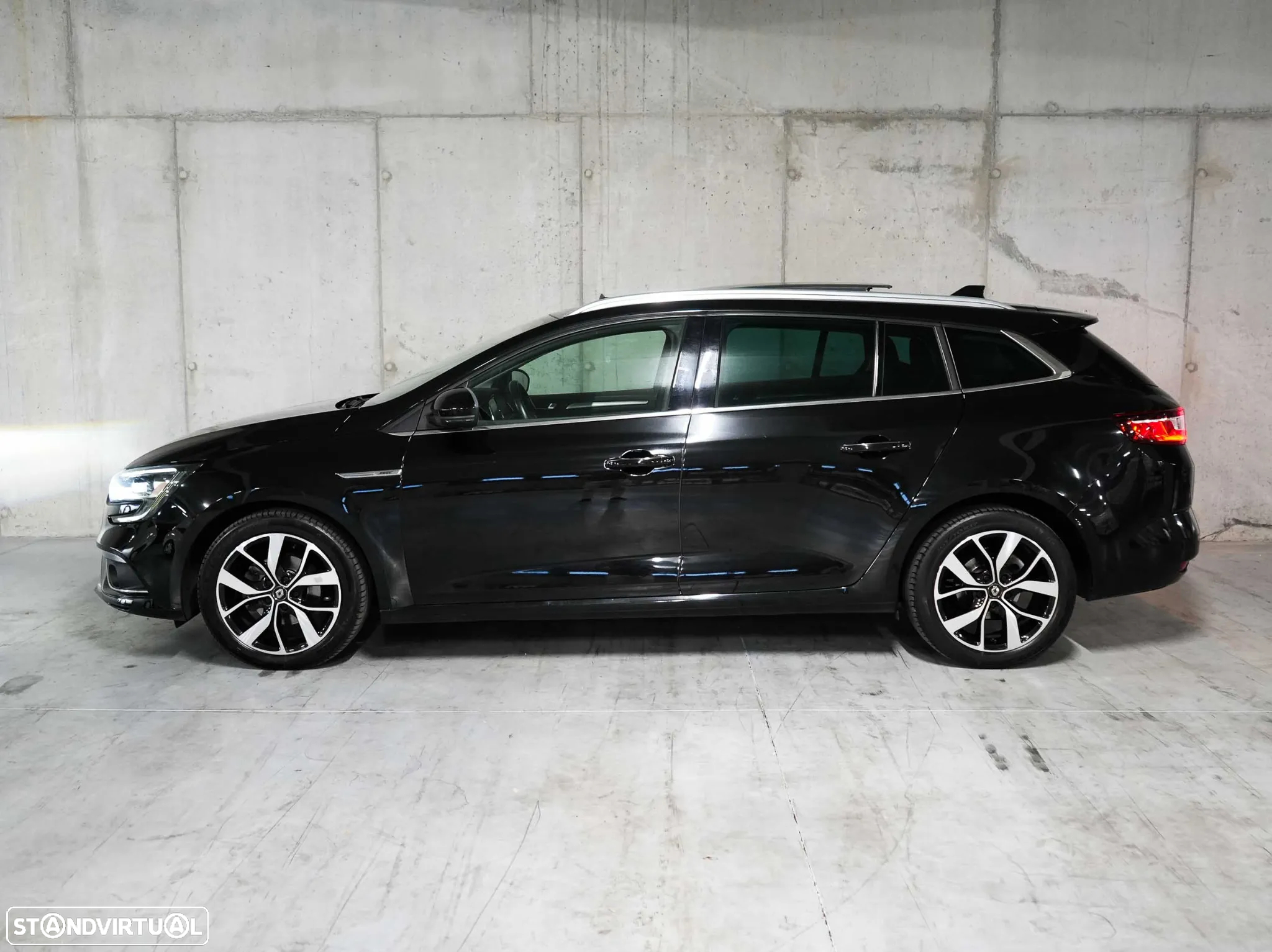 Renault Mégane Sport Tourer 1.5 Blue dCi Bose Edition EDC - 4