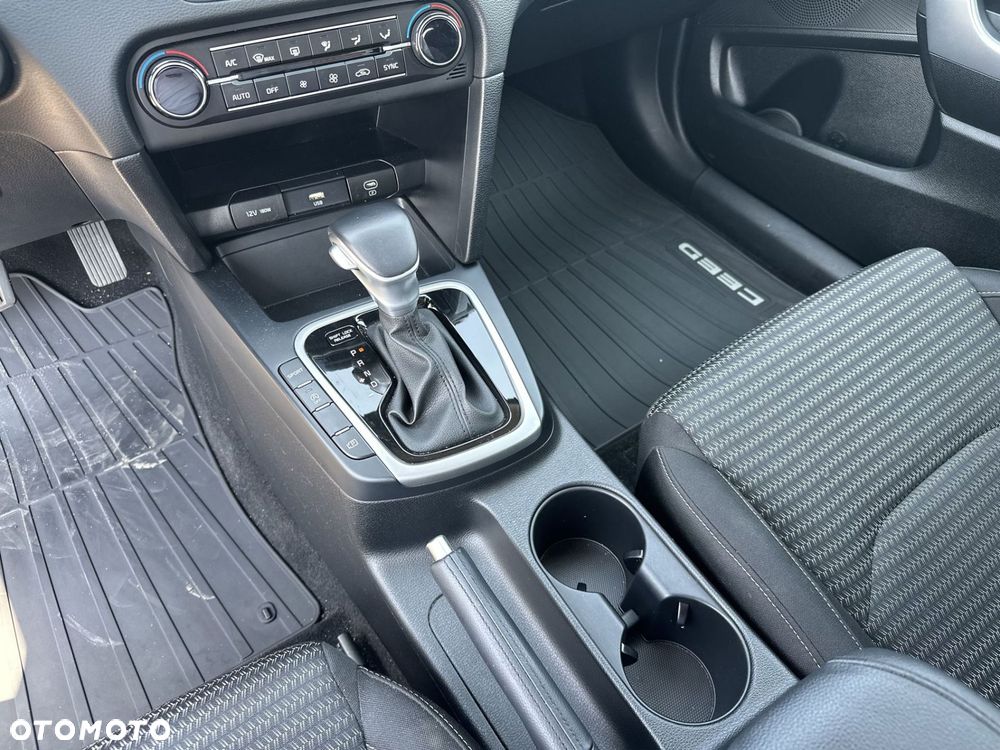 Kia Ceed - 15