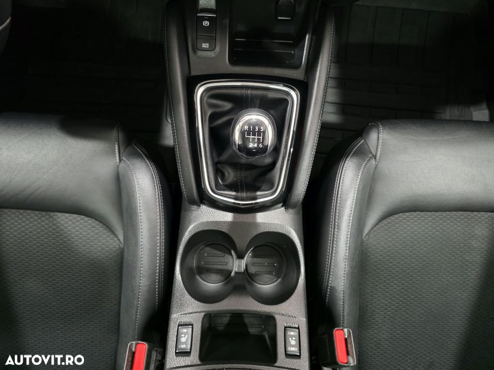 Nissan Qashqai 1.7D 150CP ALL MODE 4X4-I Tekna Bose - 17