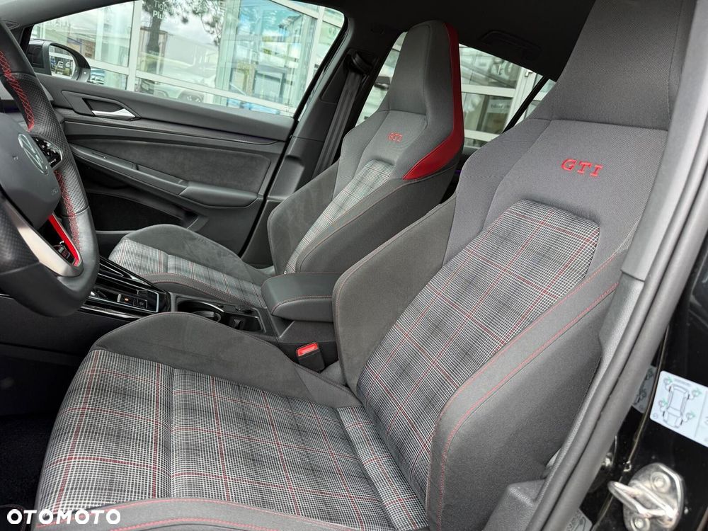 Volkswagen Golf - 12