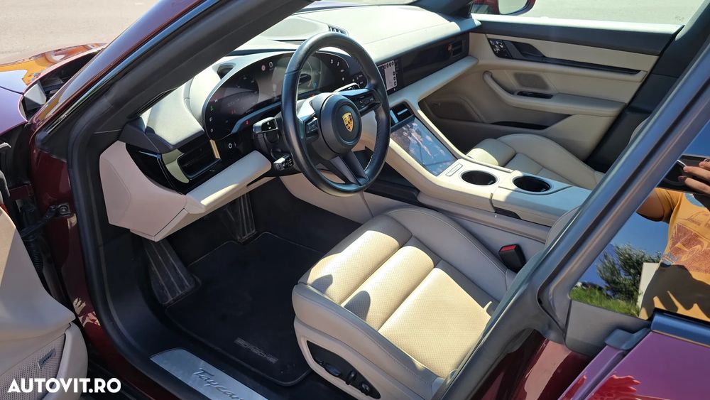 Porsche Taycan - 6