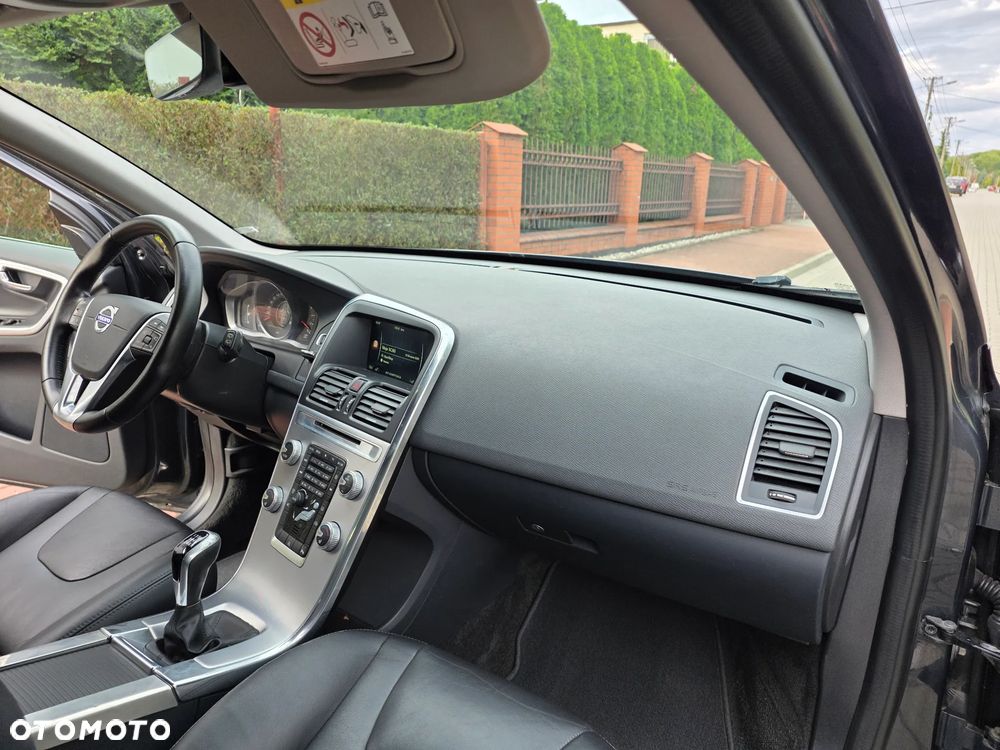 Volvo XC 60 D3 Drive-E Momentum - 6