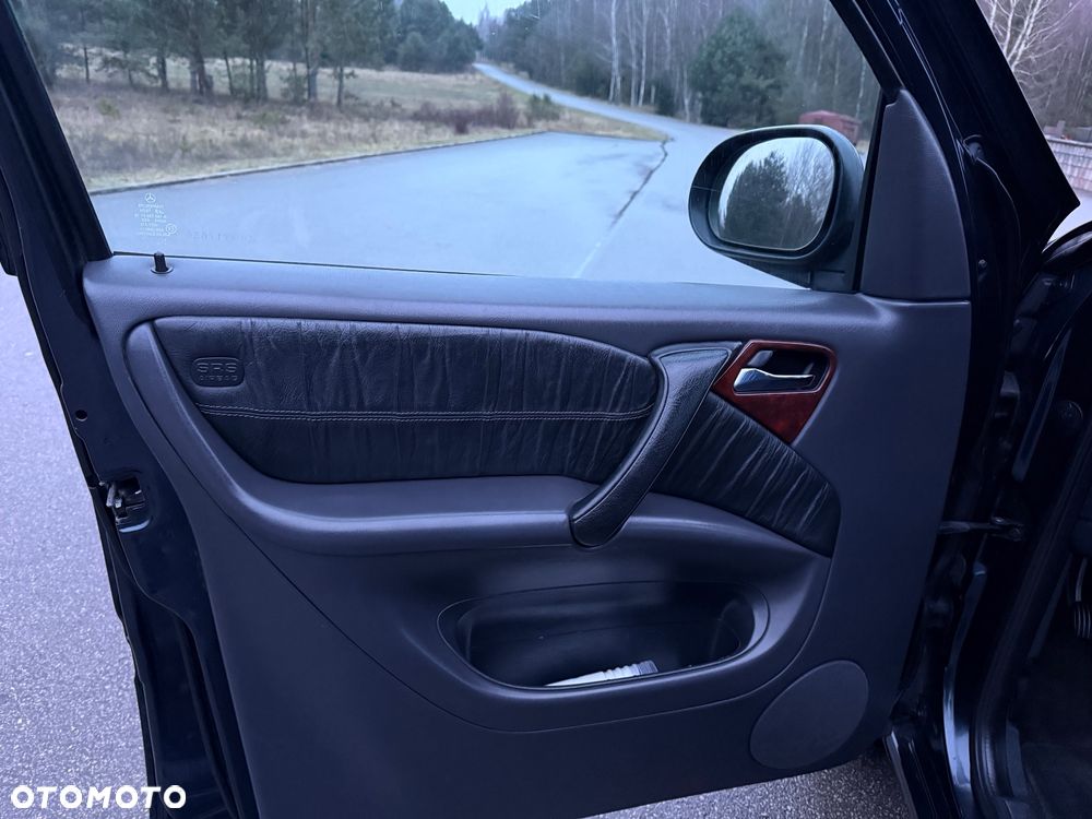 Mercedes-Benz ML - 14