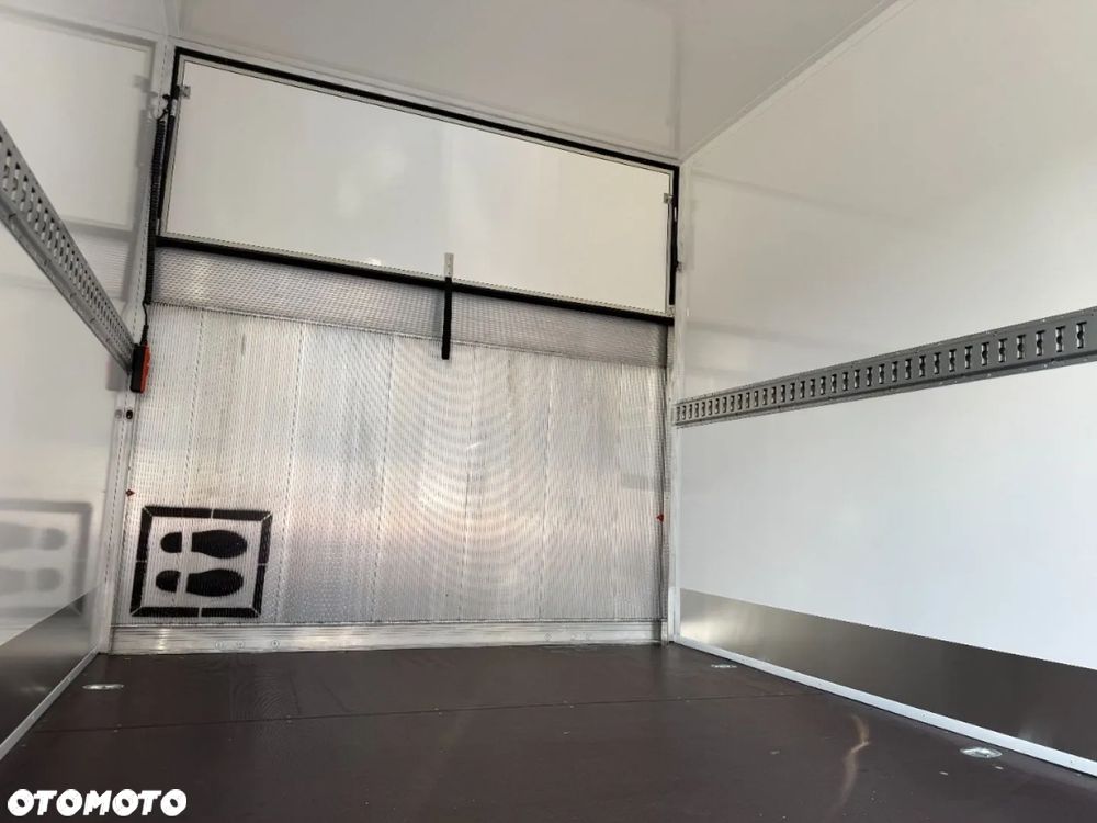 Ford Transit Kontener z windą 4200 mm - 11