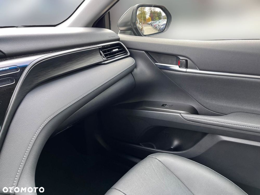 Toyota Camry 2.5 Hybrid Executive CVT - 21