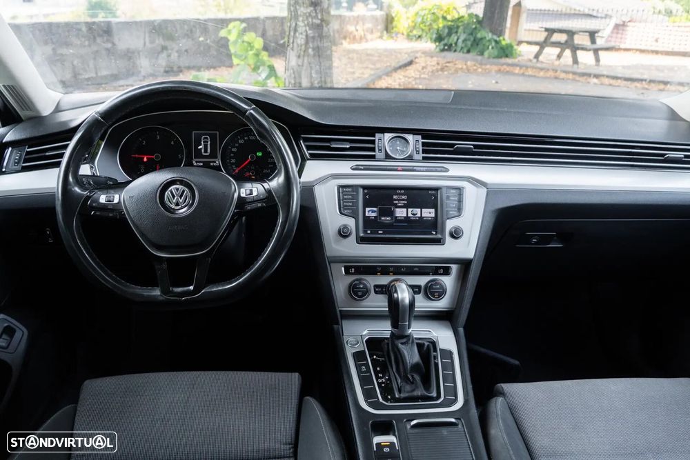 VW Passat Variant 1.6 TDI Confortline DSG - 11