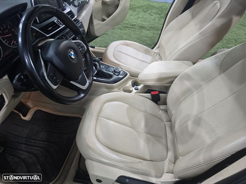 BMW 220 Active Tourer i Aut. Luxury Line - 17