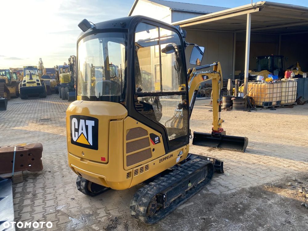 Caterpillar CAT 301.7D, 2250 MTH, Z NIEMIEC, DŁUŻSZY ZASIĘG, ROZSUWANE PODWOZIE, SUPER STAN - 4