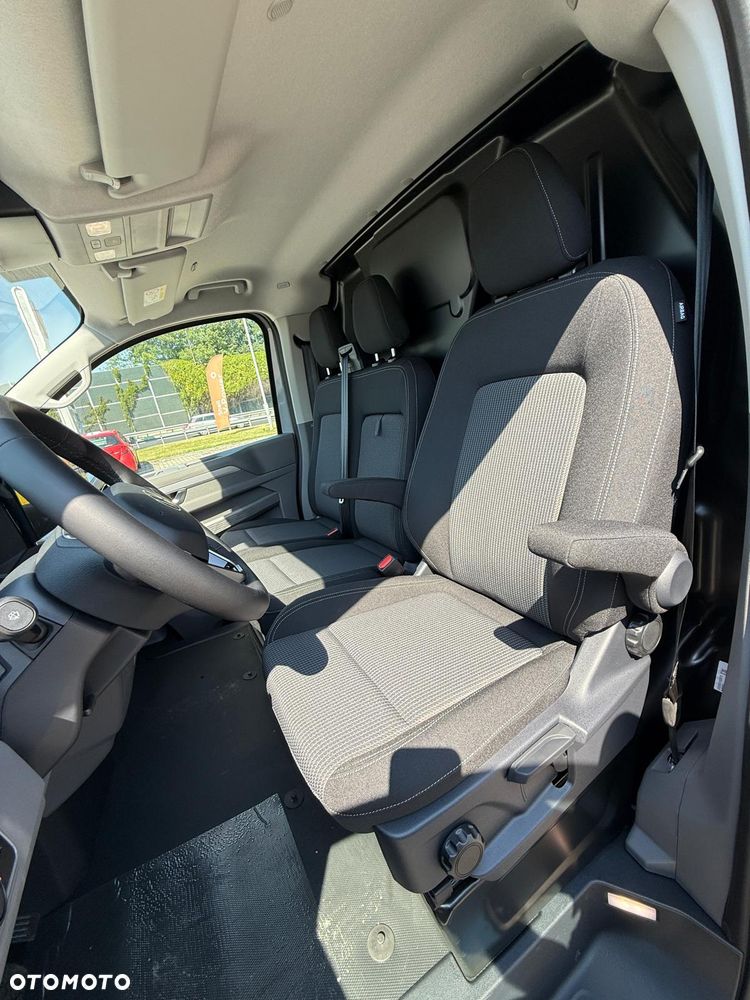 Volkswagen Transporter T7 - 11