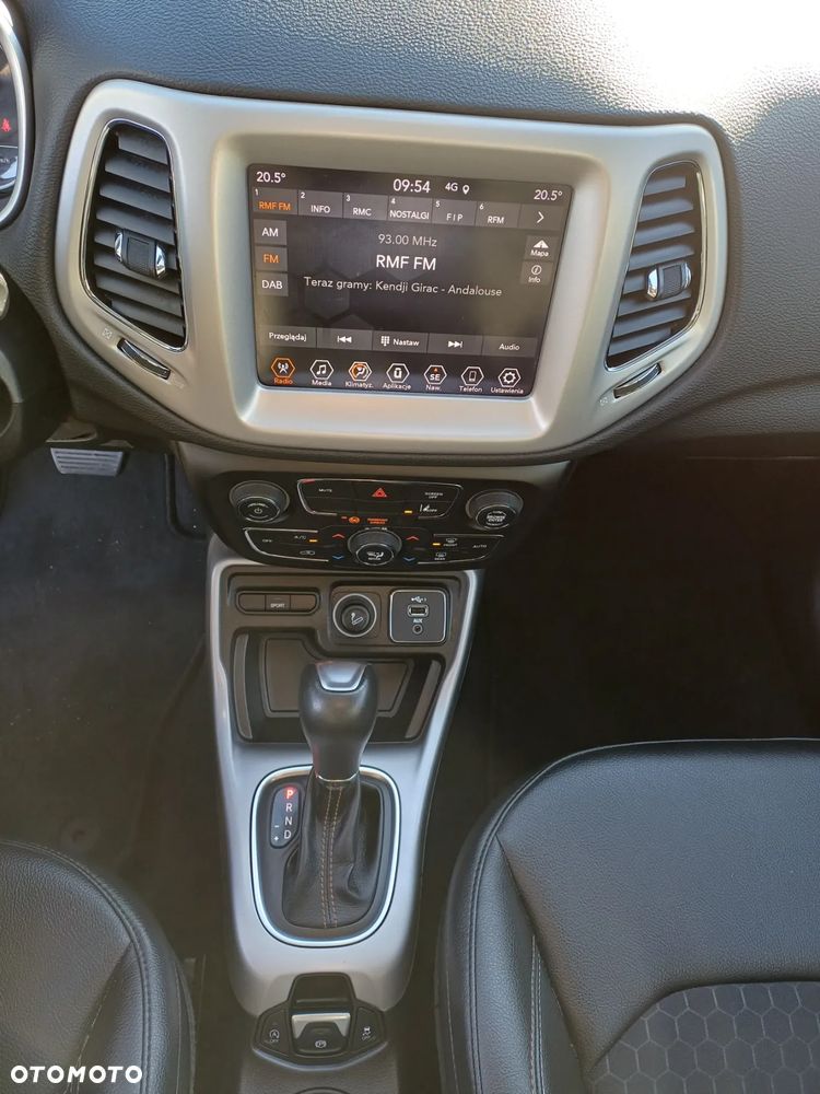 Jeep Compass 1.3 GSE T4 Automatik Longitude - 24