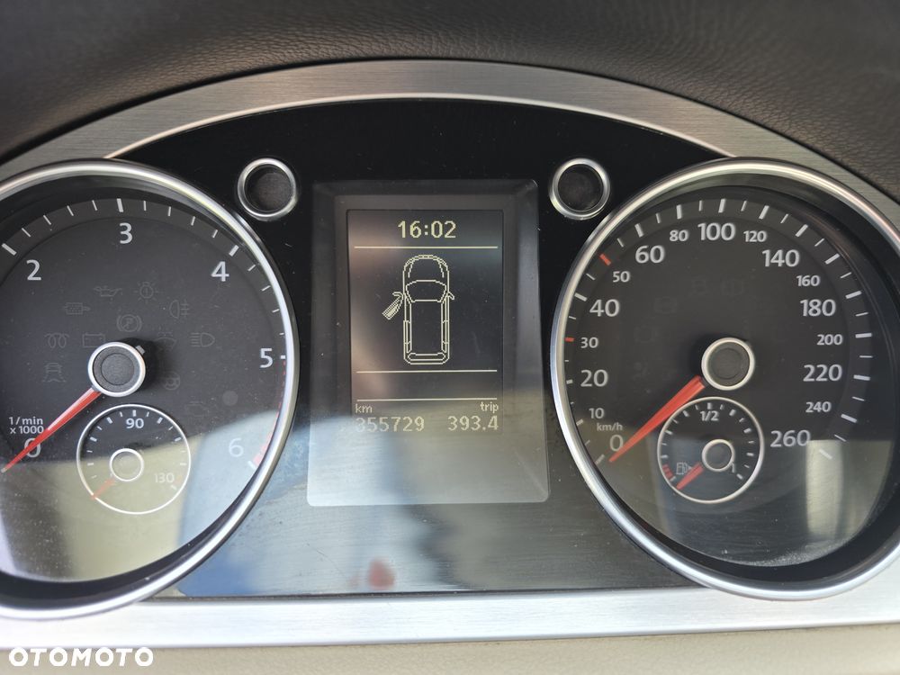 Volkswagen Passat - 13