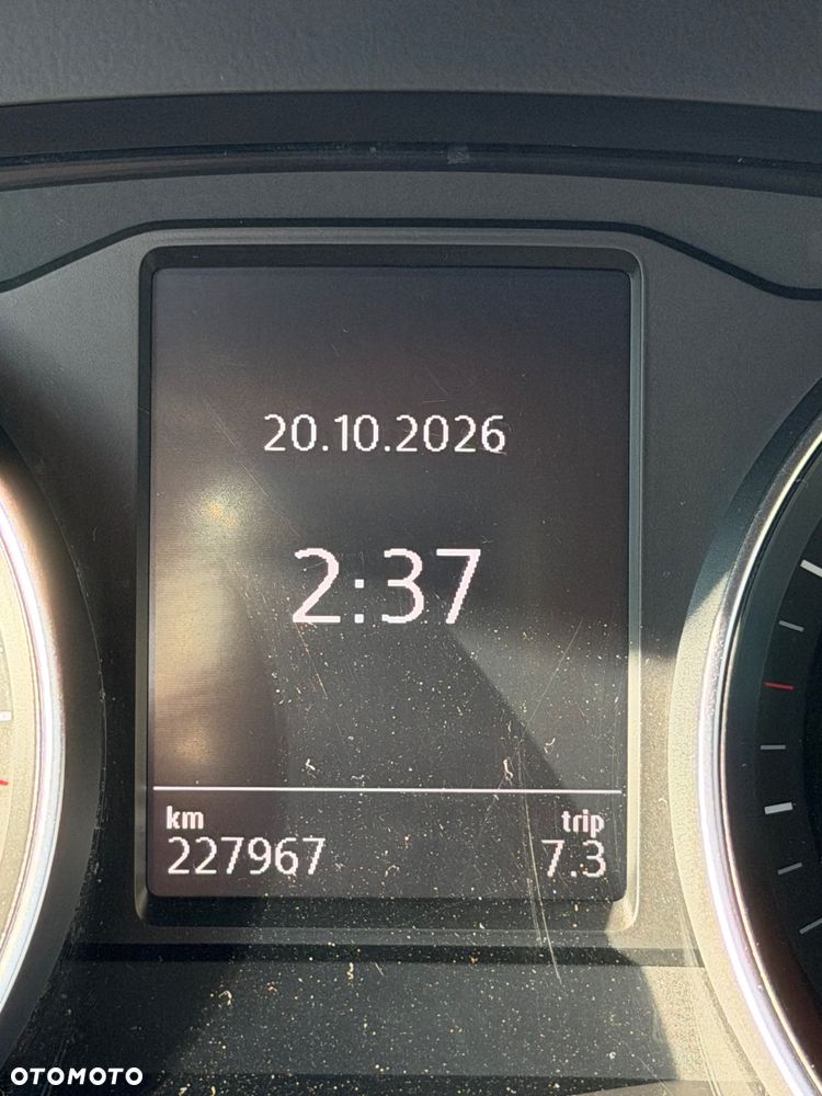 Volkswagen Passat - 23