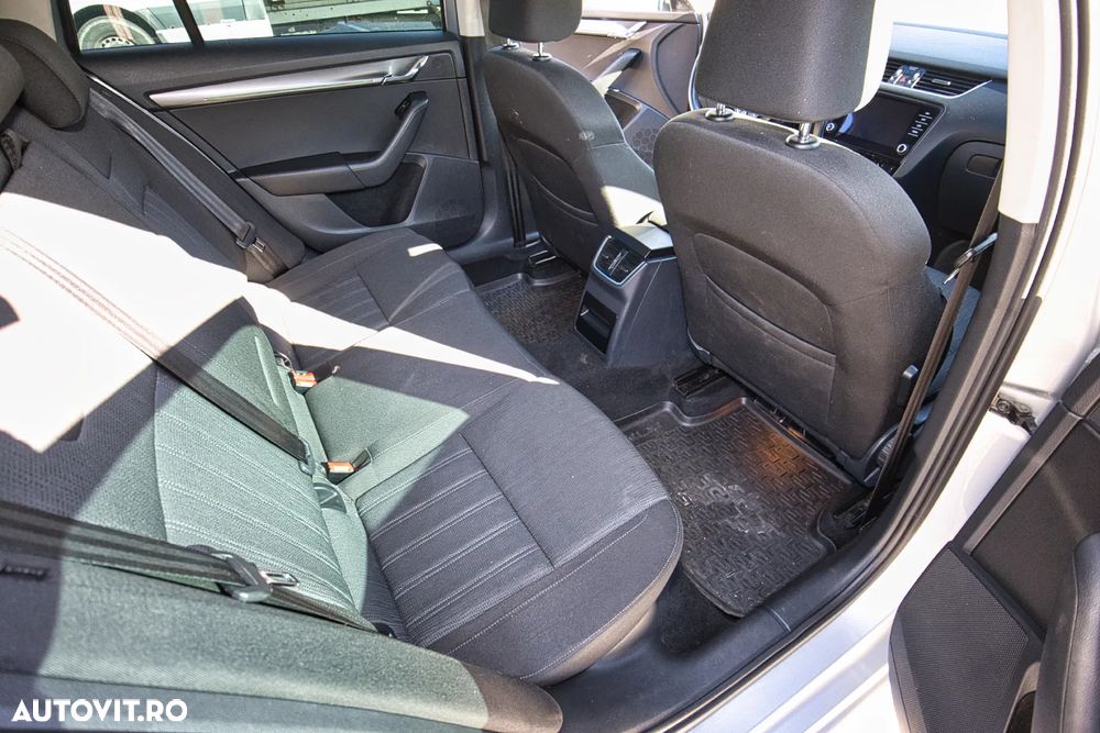 Skoda Octavia Combi Diesel 1.6 TDI Style - 4