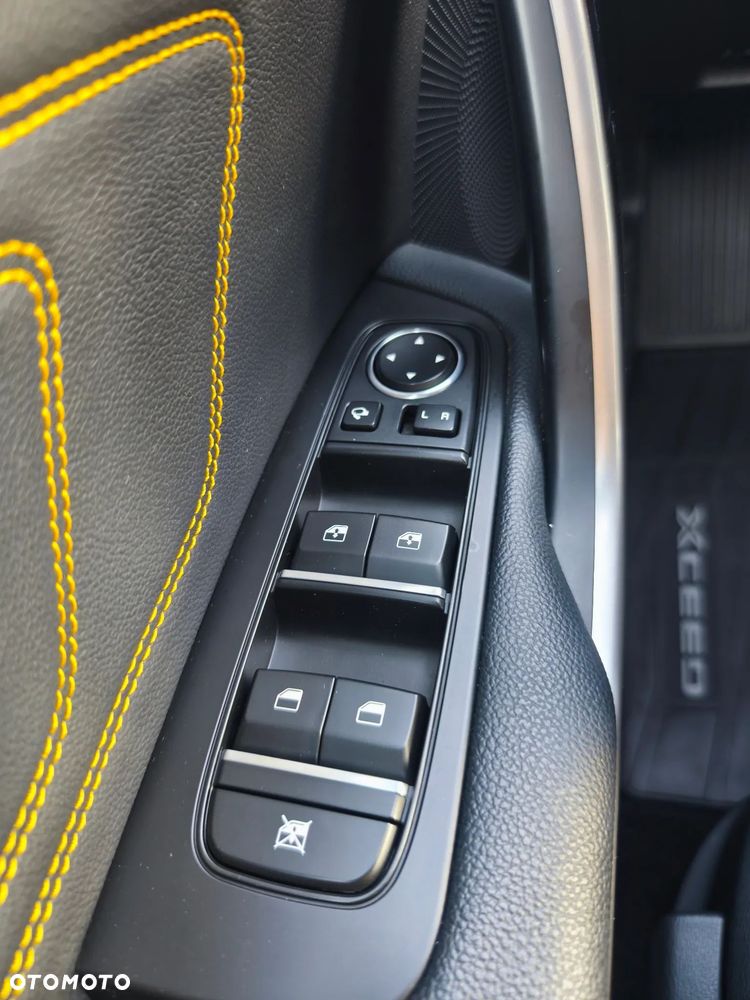 Kia XCeed 1.6 GDI PHEV L Business Line DCT - 35