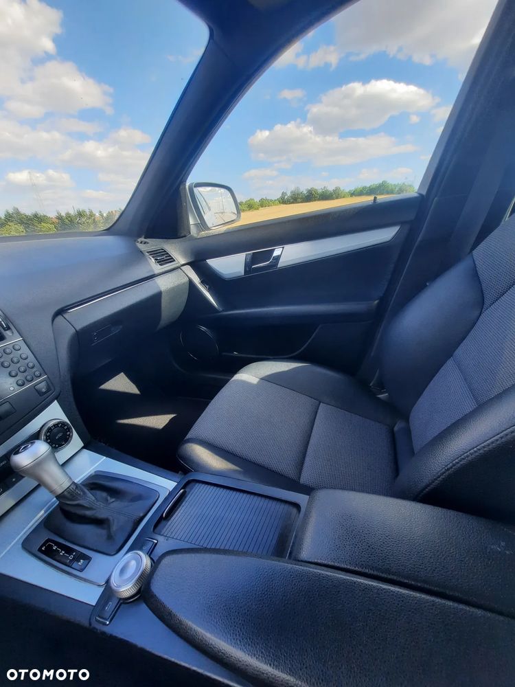 Mercedes-Benz Klasa C 220 CDI DPF Automatik Avantgarde - 17