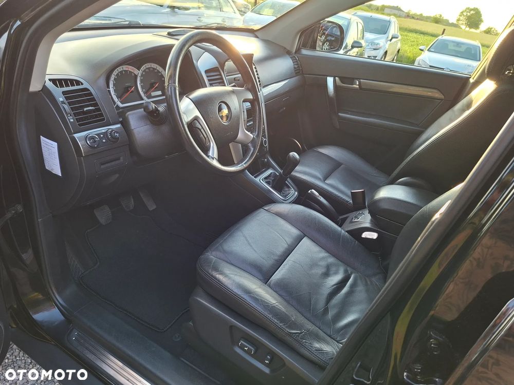 Chevrolet Captiva 2.4 4WD 7 Sitzer LT - 7