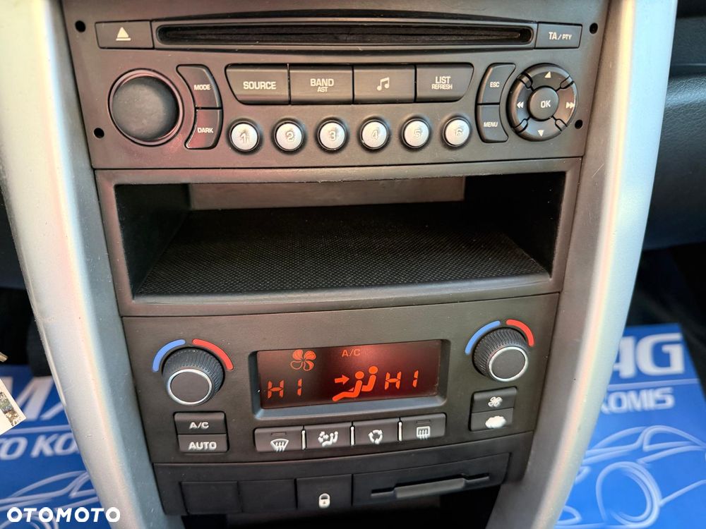 Peugeot 207 1.6 HDi - 24