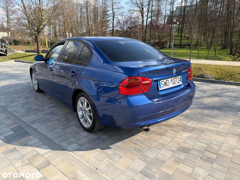 BMW Seria 3 320d DPF Edition Fleet Lifestyle - 4
