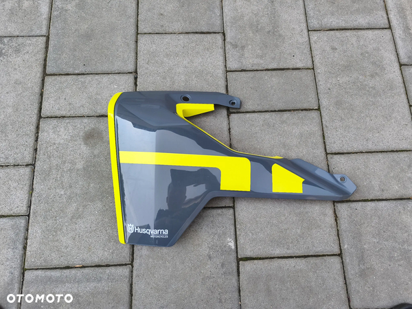 Owiewka, osłona, bok, boczek Husqvarna 701 SM