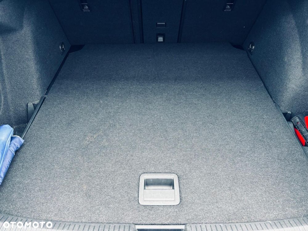 Volkswagen Golf - 10