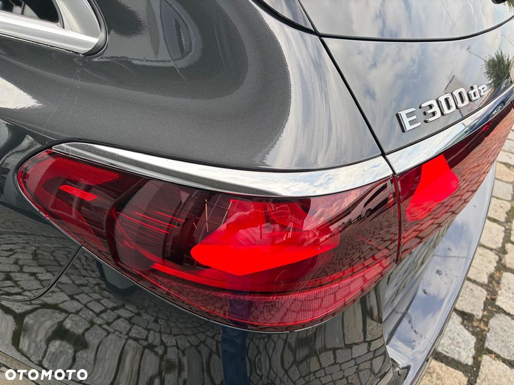 Mercedes-Benz Klasa E 300 de PHEV 4-Matic AMG 9G-Tronic - 10