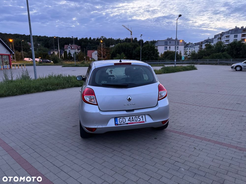Renault Clio 1.5 dCi Alize - 8