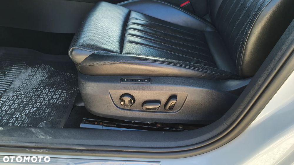 Skoda Superb 2.0 TDI L&K DSG - 35