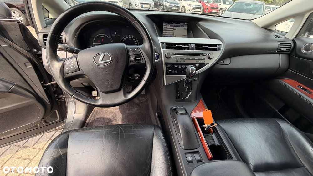 Lexus RX - 9