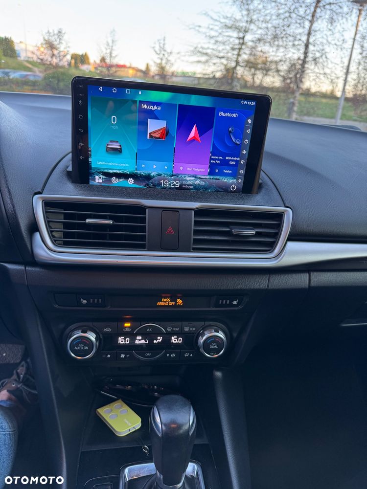 Mazda 3 - 8