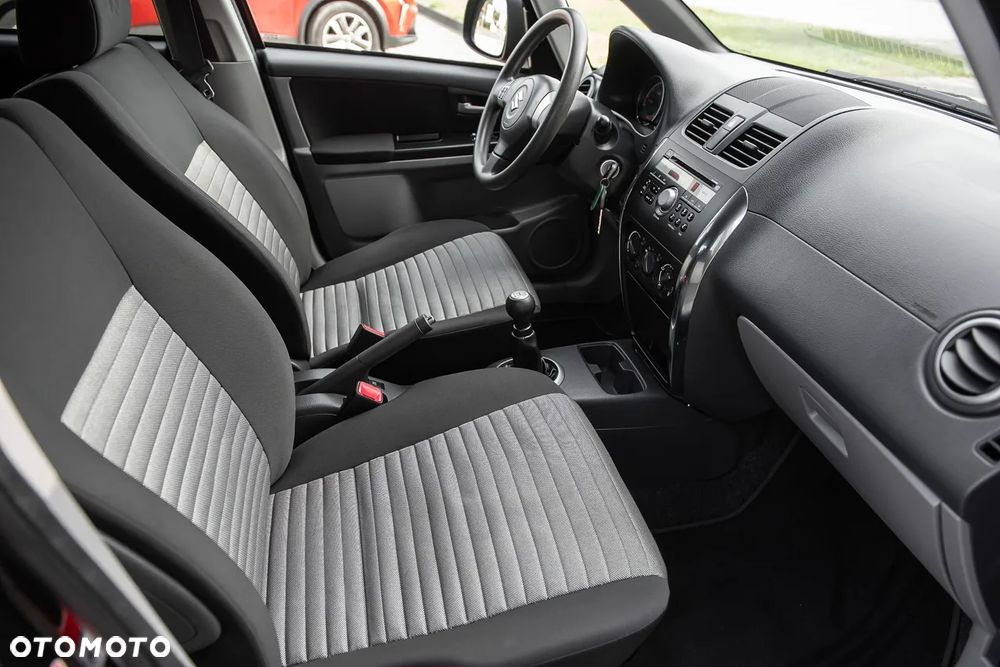 Suzuki SX4 1.6 Comfort 4WD - 26