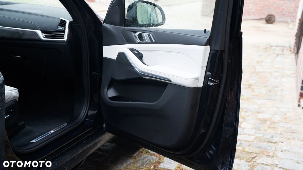 BMW X5 xDrive45e - 25